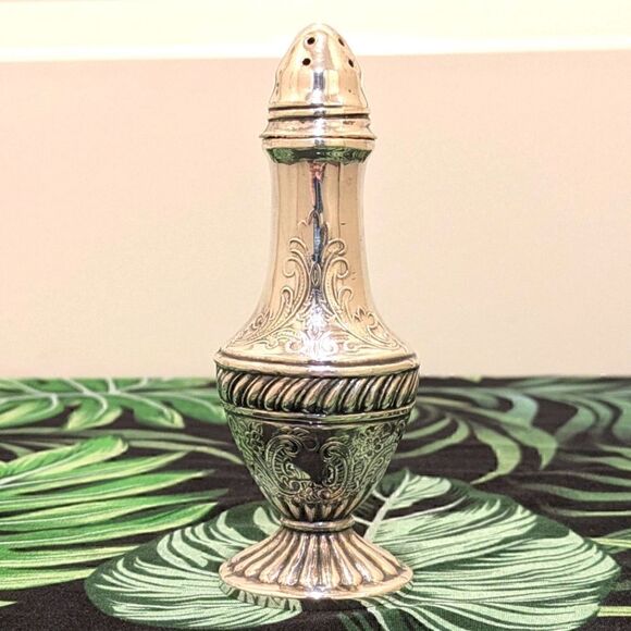 3/$30 Elegant Antique Viking 1034 Genuine Silver Plated Salt and Pepper Shaker - Picture 7 of 13